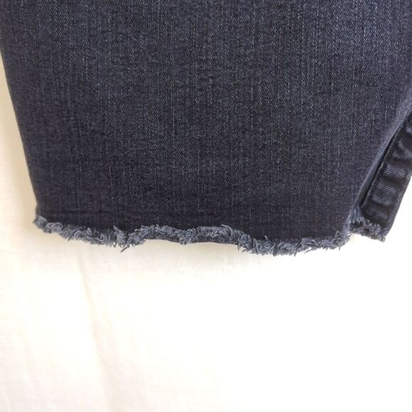 True Religion Black Denim Short Cut- offs Size 42 - Picture 7 of 10